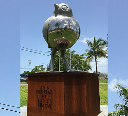 Avis Gloriae et Laudis sculpture